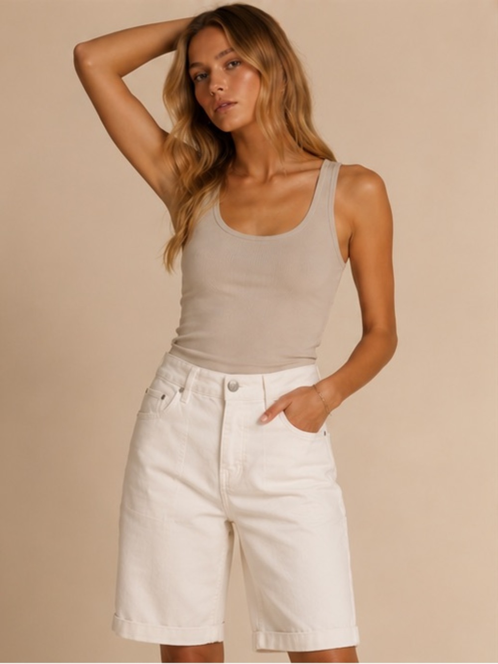 Gloria Vanderbilt All Around Slimming Effect White Bermuda Shorts Size 10